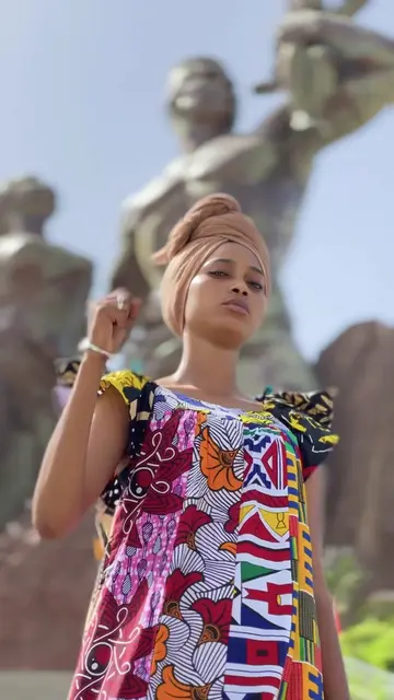 L’Afrique Quel continent béni  Quel continent riche Chanceux nous avons été d’avoir de si grandes figures qui se sont battues inlassablement pour le respect et la liberté.  Rendre hommage à ces hommes c’est rendre hommage à toute l’Afrique pour qui, ils ont donné leur âme.  Nous faisons un appel à l’unité, à la démocratie et à l’harmonie pour un continent meilleur.  Que la paix règne au nom de nos vaillants ancêtres🙏🏽 #africa #fahaidara