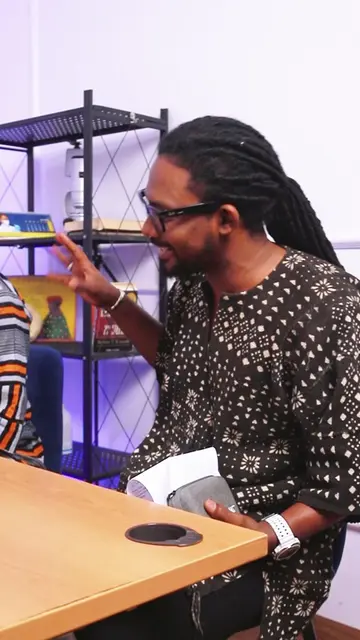 Tali bi yatu na  Kon na xol yi yatu  En ce temps de Magal, les routes sont pleines . Mais souvenons-nous : la prudence sauve des vies. Conducteurs, respectez le code de la route. Passagers, veillez à votre sécurité. Et au-delà du Magal, faisons-en une habitude. La route n’est pas une course, c’est un partage. Illah touba avec prudence !