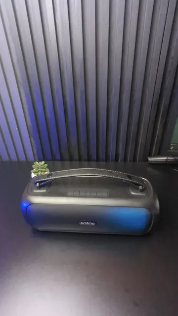@colobanebusnesofficiel Oreille sur le Bass Go Boom : enceinte Bluetooth 30 W, effets de lumière dynamiques, autonomie jusqu’à 6-7 heures, résistante à la pluie (IPX5), connectivité AUX/Bluetooth/USB. Un son lourd et une ambiance de fête, partout avec toi. 🔊 #BassGoBoom #OraimoSpeaker #PartySpeaker #30W #MassiveBass #BluetoothSpeaker #DynamicLights #OutdoorSound #IPX5 #MusicVibes #ORAIMO