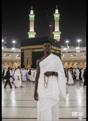 Partie 10:prompt Gemini 1-Ouvrez Gemini  2-importez votre photo  3-Coller un prompt  Prompt 1: Crée la photo de cet homme en tenue d'ihram traditionnelle blanche, debout devant la Kaaba à La Mecque, de nuit. II tient un chapelet brun dans sa main droite et porte une montre connectée au poignet gauche. Derrière lui, on aperçoit la Kaaba recouverte du tissu noir et doré, avec deux minarets illuminés en vert et la foule de pèlerins vêtus de blanc en arrière-plan. L'ambiance est spirituelle et solennelle, éclairée par les lumières de la mosquée, avec une atmosphère sacrée et paisible. _______________________ Prompt 2: Crée la photo de cette femme en tenue d'ihram traditionnelle blanche pour femme (les cheveux n’apparaissent pas), debout devant la Kaaba à La Mecque, de nuit. Elle tient un chapelet brun dans sa main droite et porte une montre connectée au poignet gauche. Derrière lui, on aperçoit la Kaaba recouverte du tissu noir et doré, avec deux minarets illuminés en vert et la foule de pèlerins vêtus de blanc en arrière-plan. L'ambiance est spirituelle et solennelle, éclairée par les lumières de la mosquée, avec une atmosphère sacrée et paisible. #promptgemini #ia #viral #fyp #pourtous