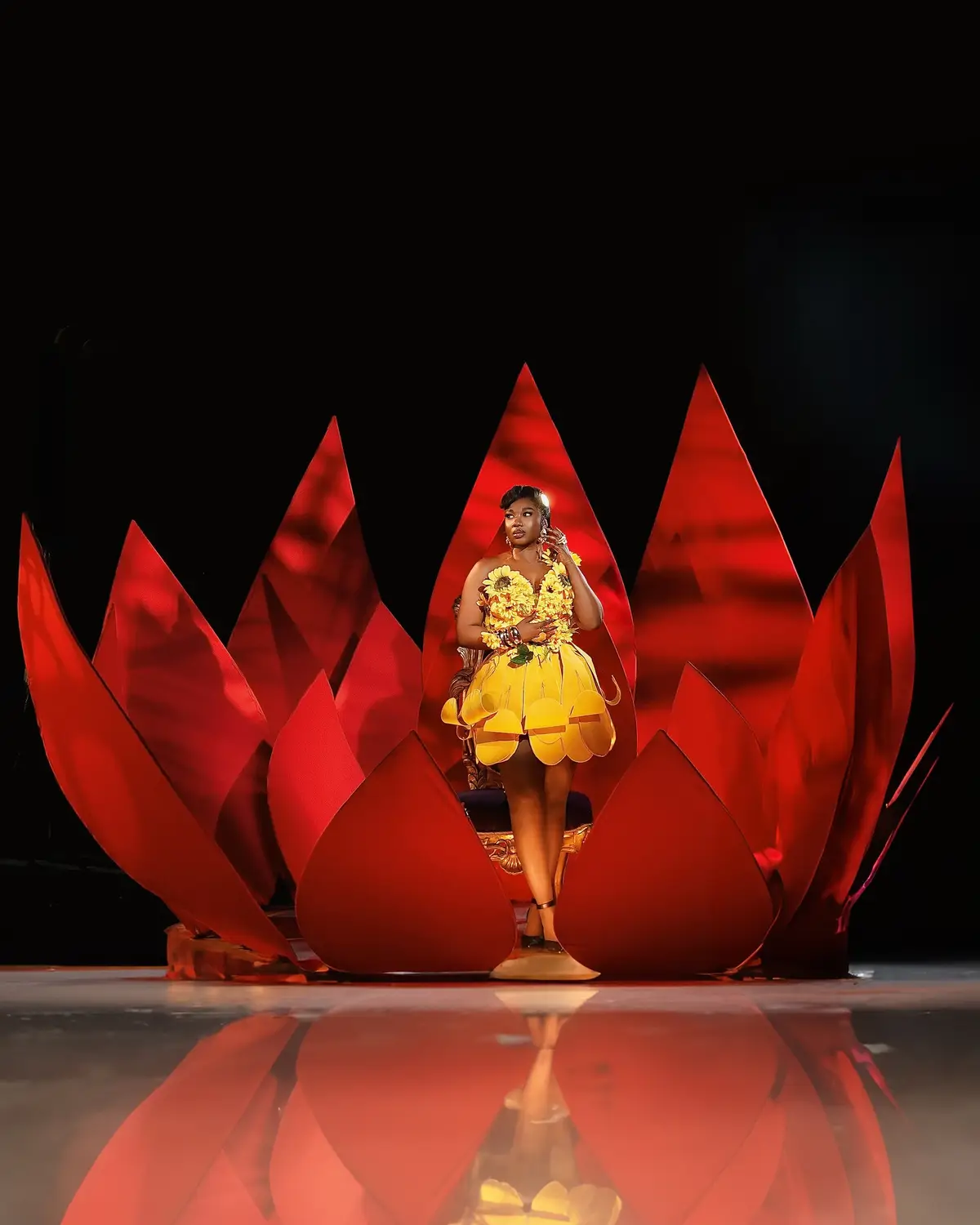 Helllo mes néné touti … je vous donne en avant premiere les images de votre teaser qui sera posté remain a 13h… tic tac  #miaguisse #Eclosion #laviestbelle  #choix #unique