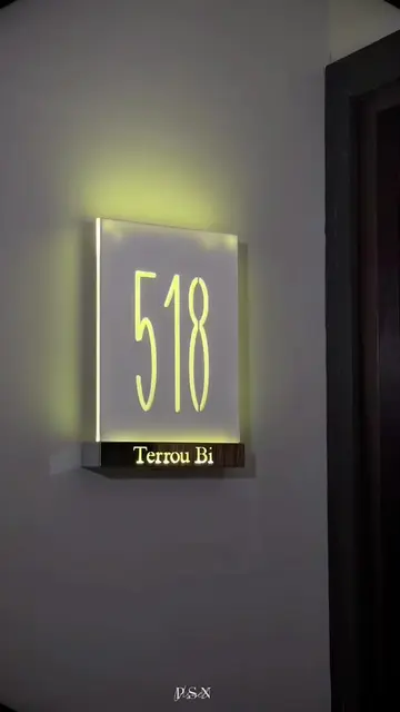 Jolie femme d’Afrique  Sama regard moy …. Envole tour NANTES 31 OCT • POITIERS 08 NOV BORDEAUX 09 NOV •TORINO 15 NOV • MARSEILLE 22 NOV Tenue: @LOUMOU  Video : @PSN_visuels  #miaguisse #eclosion  #choix  #unique  #lavieestbelle