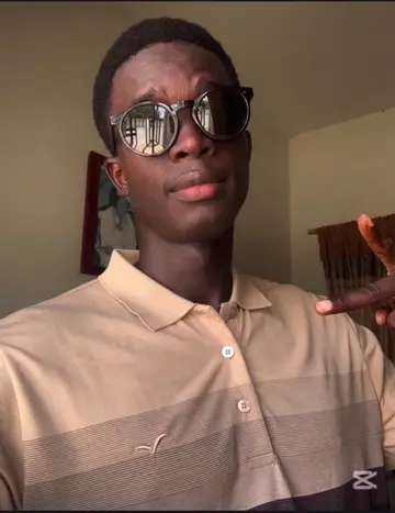 Faites vous porter le maillot de votre équipe par Gemini. Il suffit d’entrer dans l’application  Puis importez votre photo en écrivant comme prompt « fais moi porter le maillot de…….. » (vous mettez l’équipe de votre choix) Après vous enregistrer l’image  #astuce #gemini #ia