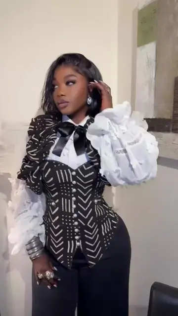 Festival panaf Belgique c’était chaud 🔥🔥 Next step  Poitiers 08novembre Bordeaux 09novembre Torino 15novembre Marseille 22 novembre Barcelone 29novembre #miaguisse #Tsunami #eclosion  #bellemere #unique