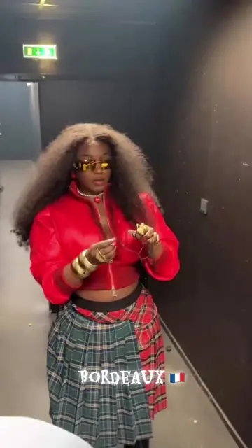 Merci Bordeaux 🇫🇷  Next step Torino 🇮🇹 le 15 novembre  Marseille 22 novembre Barcelone 29novembre #miaguisse  #eclosion #onapasletemps  #choix #unique