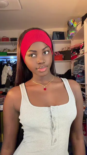 #creatorsearchinsights 👑 GNÉGNO is coming ! 👑 Mon nouveau clip #GNÉGNO sort ce vendredi 14 novembre à 18h 🎥🔥 Je vous promets de la vibe, de l’énergie et 100% ambiance💪🏾 Préparez-vous, on va mettre le feu ensemble ! 🔥 Soyez prêts à cliquer fort vendredi à 18h 😎 #GNÉGNO #BassThioung #ThioungMusic