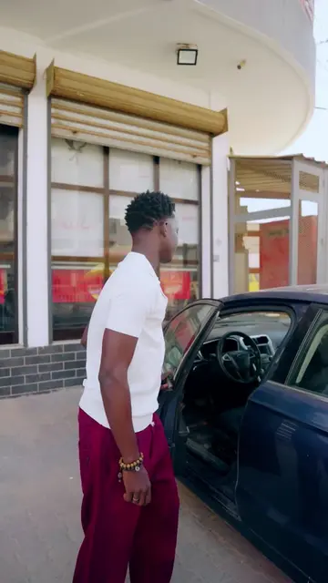 Ki amoul xel nak 🤣 Pour une première fois Latzo 1 - Bamba 0 😂.Tey Teranga Rice bi dafa bok béen, yobou béen té ken douko top galé ! #kfc #kfcsenegal #terangarice