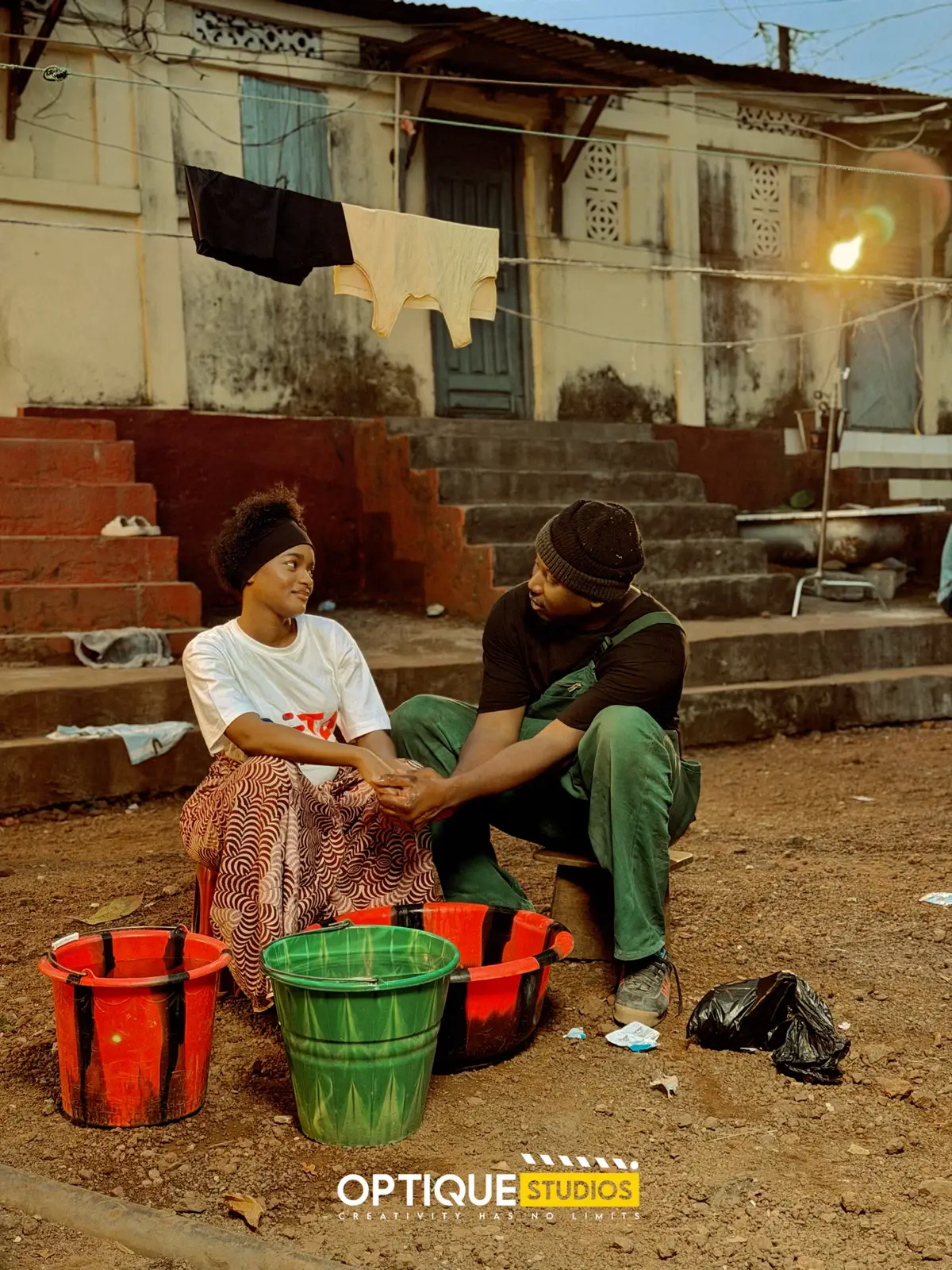 À travers nos regards, c'est une histoire d'amour pur que je veux partager. Un amour honnête, qui apaise l'âme, qui élève le cœur... et qui connaît aussi le sacrifice. Chaque scène porte une émotion vraie, simple, sans artifices, où l'amour se donne même quand ça fait mal. Rendez-vous dans quelques jours @Habibatou Baldé  #jahmanxpress #weurseuk #wurus #newvideo