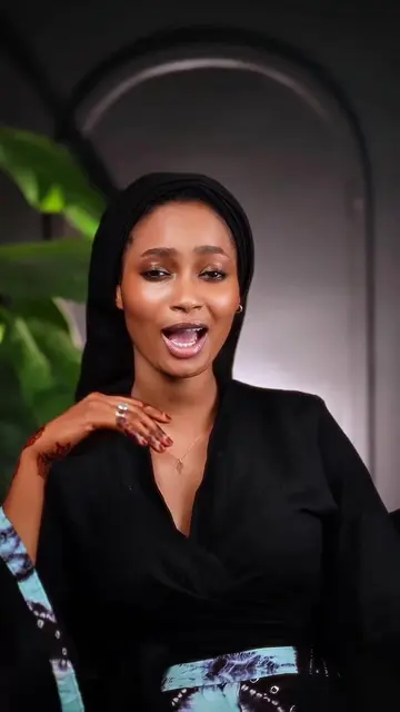 Waaa???🙊😍😍😍  @Radia_glam_art  lingma def noko meuneiii? 😭😍💄  @amzii.studio @khadimndiaye1300