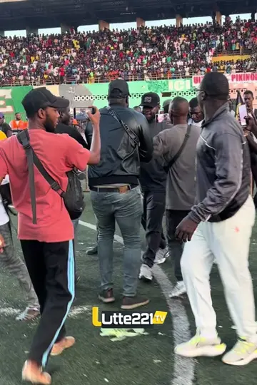 L’arrivée de Eumeu sene a l’open presse de prince 🔥💪 #foryoupage #viralvideo #lutte221tv #221live #pourtoi