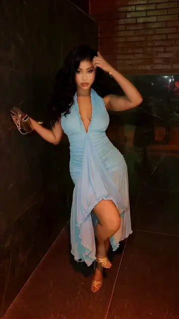 @Clothes _store_221 +221 76 412 59 22 pour la robe et @Fama Fashion pour la pochette ❤️#foryou