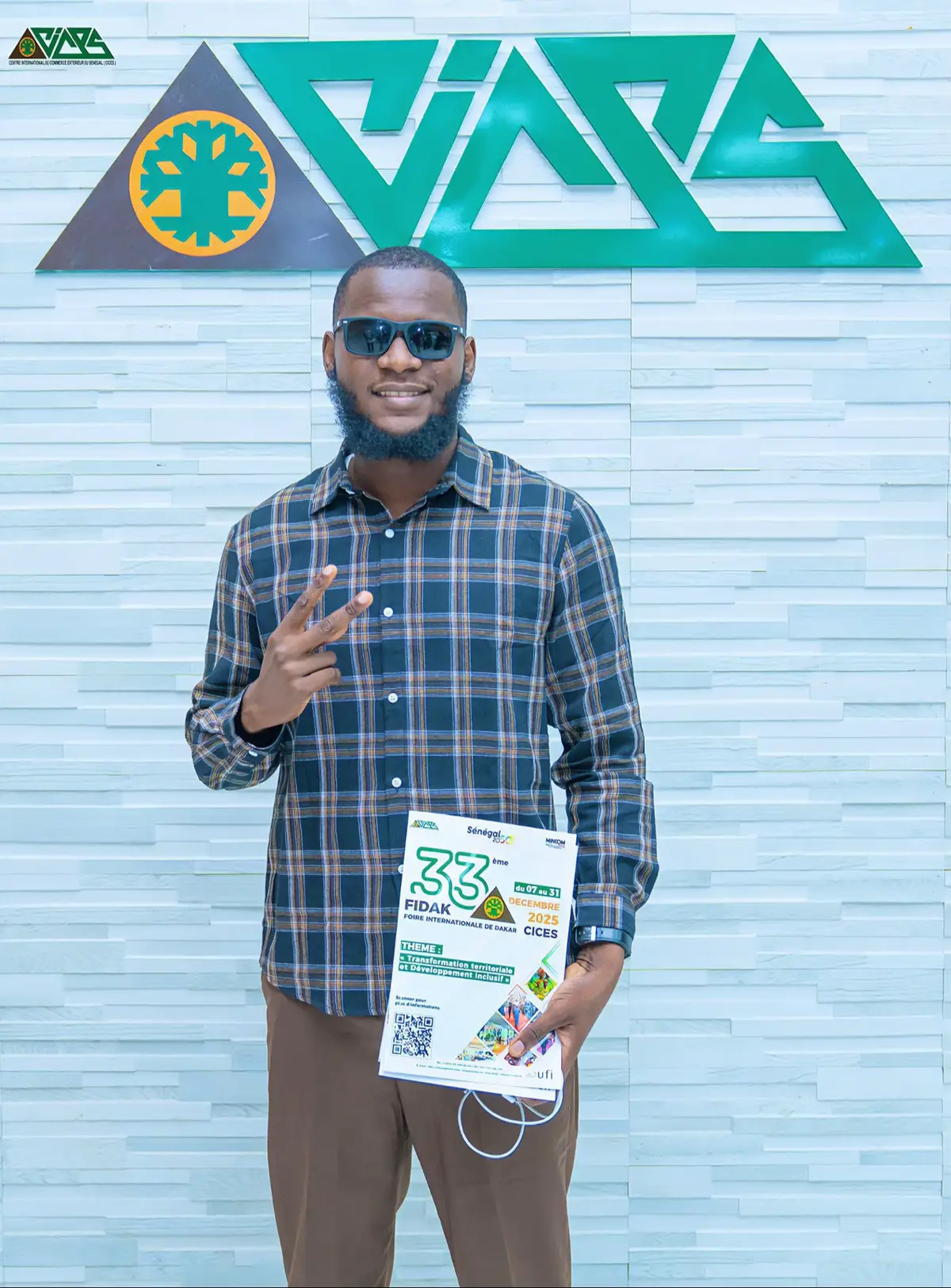 À 5 jours de l’ouverture de la FIDAK, le CICES a réuni les créateurs de contenus pour harmoniser la stratégie de communication. De belles synergies en vue pour une édition exceptionnelle ! Mon objectif a toujours été d’élever le niveau du débat sur les réseaux sociaux au Sénégal, le travail continue...#FIDAK #OmarAfrica #ActualiteSenegal #Foire #tiktoksenegal🇸🇳