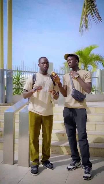 Ce vendredi 5 Decembre 2025, retrouvez-nous à l’esplanade du Sea Plaza pour célébrer Noël avant l’heure . 1 produit acheté = 2 produits offerts  700 bons d’achats destinés aux premiers arrivés @SKIN BIOLOGY🍊 @Bamba Diop #viral_video