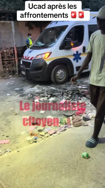 🚨🚨La situation de ce mercredi 03 décembre après les affrontements entre étudiants et les forces de défense et de sécurité. Certains étudiants plient bagages pour rentrer chez eux… La situation était très tendue a l’université Cheikh Anta Diop de Dakar… #tiktoksenegal🇸🇳 #senegalaise_tik_tok🇸🇳pourtoichallenge #senegal #pourtoi #information