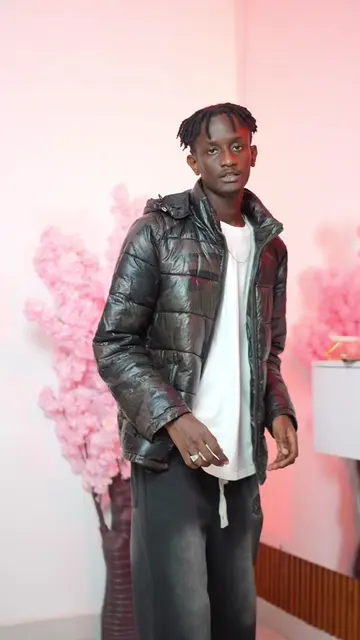 Amy colle seul❤️