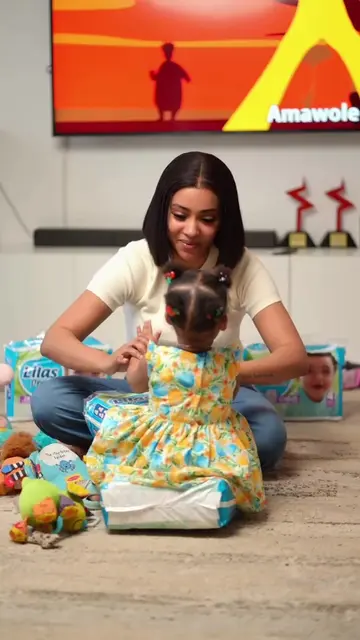 Ma plus belle routine, c’est toi 🤍 Te voir rire, jouer, grandir… et prendre soin de toi avec amour chaque jour. Merci à Lila d’être présent dans nos moments les plus doux 🍼💕 #rackyaidara #Lilasdreamsénégal #couchebébé