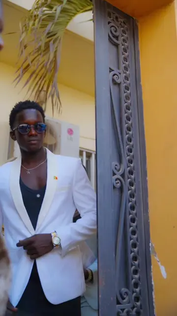 Je suis fier de vous annoncer que je rejoins officiellement la famille @Orange Sénégal 🤝🔥 C’est une nouvelle étape dans mon parcours, et je tiens à remercier chacun d’entre vous pour votre soutien quotidien. Cette signature, c’est aussi la vôtre. ❤️ Ensemble, nous allons vivre de grandes choses, créer des contenus encore plus forts et vous réserver de nombreuses surprises. 🚀✨ Merci à Orange pour la confiance accordée. L’aventure ne fait que commencer ! 🧡📱 Restez connectés… parce que le meilleur arrive. 🔥 @Djbsn’🥰✌️ @khadimbamba  #LATZOxOrange #Orange #NouvelleAventure #TeamLATZO #Sénégal