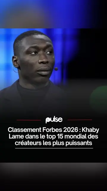 Comme chaque année, Forbes publie son très attendu classement des créateurs de contenu les plus puissants de la planète, un baromètre de référence qui mesure l’influence, l’audience et les revenus générés dans l’univers numérique. Pour l’édition 2026, la première place revient à une figure emblématique du web mondial, illustrant la domination croissante des créateurs digitaux dans l’économie de l’attention. Dans ce palmarès dominé par les stars internationales des réseaux sociaux, Khaby Lame confirme son statut d’icône planétaire en occupant la 15e place. L’influenceur, devenu célèbre grâce à ses vidéos humoristiques sans paroles, s’est imposé comme un phénomène universel transcendant les barrières linguistiques et culturelles. Suivi par 161,6 millions d’abonnés sur TikTok, où il demeure la personnalité la plus suivie au monde, Khaby Lame totalise aujourd’hui plus de 252,1 millions d’abonnés sur l’ensemble de ses plateformes. Cette audience massive lui permet de générer des revenus annuels estimés à 9,9 millions de dollars, faisant de lui l’un des créateurs les plus rentables de sa génération. Originaire du Sénégal et basé en Italie, Khaby Lame incarne la réussite d’une nouvelle génération de talents issus de la diaspora africaine. Son ascension fulgurante témoigne du potentiel des créateurs africains à s’imposer sur la scène mondiale, tout en participant activement au rayonnement culturel de leur pays d’origine. Cette reconnaissance dans le classement Forbes 2026 vient ainsi consolider sa position parmi les figures incontournables de l’économie numérique, dans un secteur en constante mutation où influence, créativité et stratégie commerciale s’entremêlent. Lire plus sur Pulse.sn #pulsenewsreels #Sinformersurtiktok