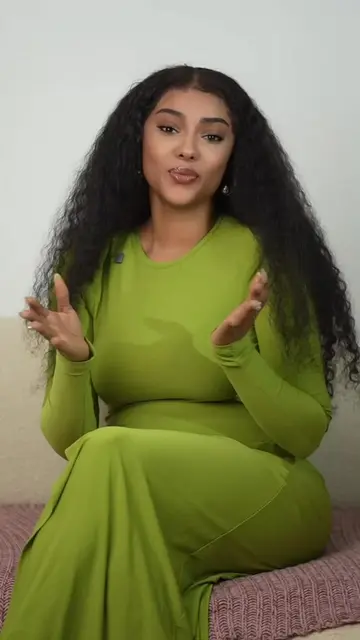 Deux routines, un seul objectif : un teint éclatant!  Racky & Zahra vous partagent leurs indispensables skincare signés Biona Product ! Du lait corporel au gel de douche, découvrez les secrets d’une peau douce, lumineuse et nourrie. Et toi, c’est quoi ta routine ? Dis-le nous en commentaire ! Pour obtenir le même teint, contactez-nous au +221 169 30 11 / 711296969  Adress Paris : 46 rue de Berri 75008  Numéro WhatsApp Paris : +33 6 79 35 21 42  #rackyaidara #bionaproduct #produitcosmetique